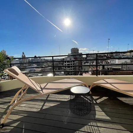 Stunning Duplex Penthouse In Location With Skyline View Appartamento