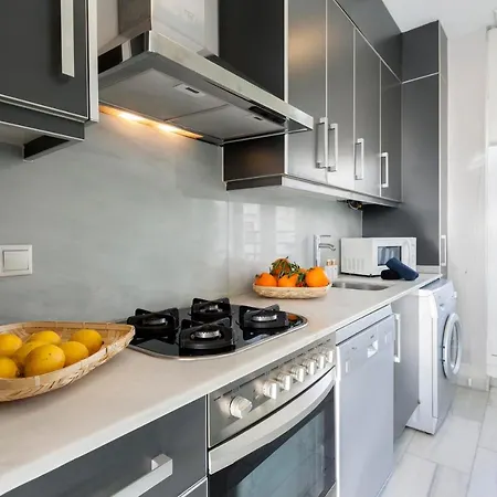 Apartment Stunning Duplex Penthouse In Location With Skyline View
